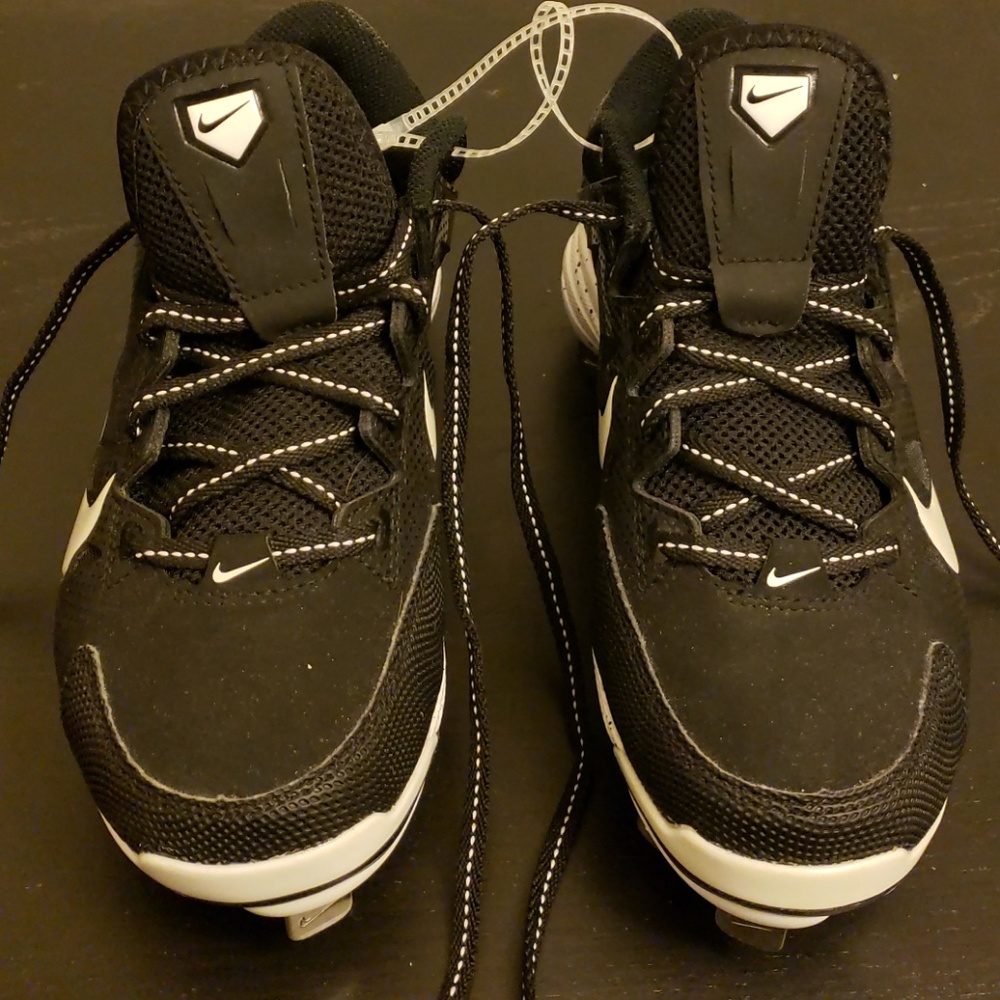 Softball Cleats for Woman
